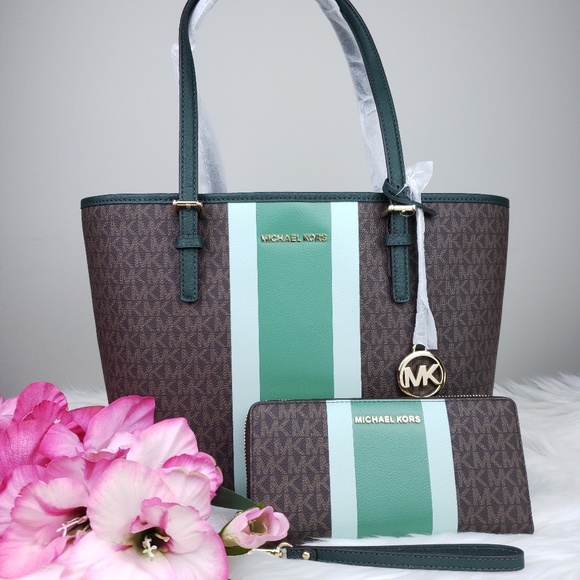 Michael Kors Handbags - 🌺Michael Kors Carryall Tote and Wallet set Brown